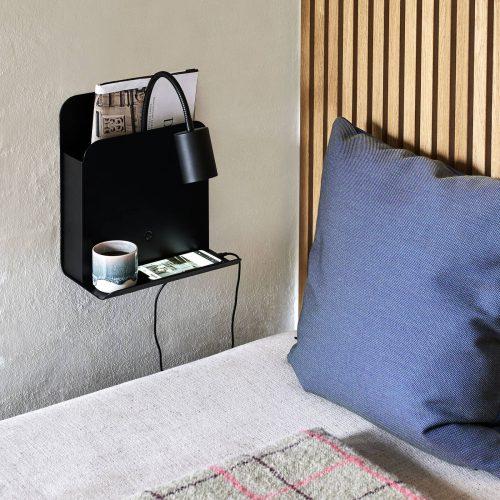Romi fali lámpa polccal és USB-vel